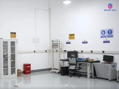 Bright Max עורכת הדרכת בקרת איכות עבור חברי צוות חדשים